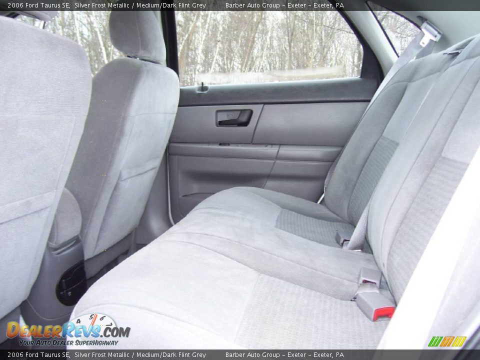 2006 Ford Taurus SE Silver Frost Metallic / Medium/Dark Flint Grey Photo #9