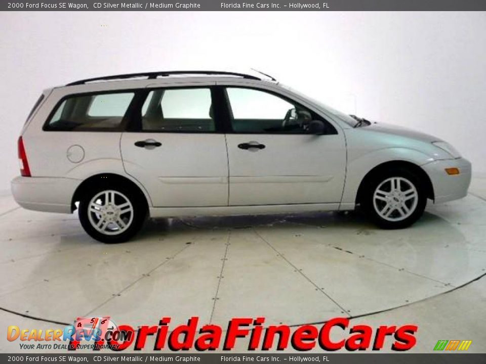 2000 Ford Focus SE Wagon CD Silver Metallic / Medium Graphite Photo #4