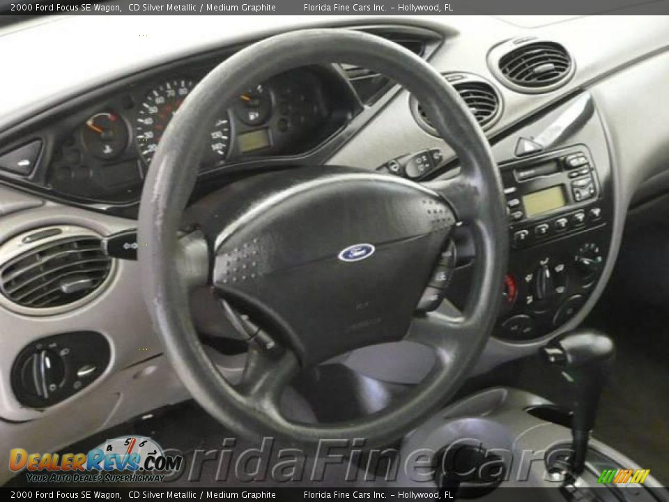 2000 Ford Focus SE Wagon CD Silver Metallic / Medium Graphite Photo #15