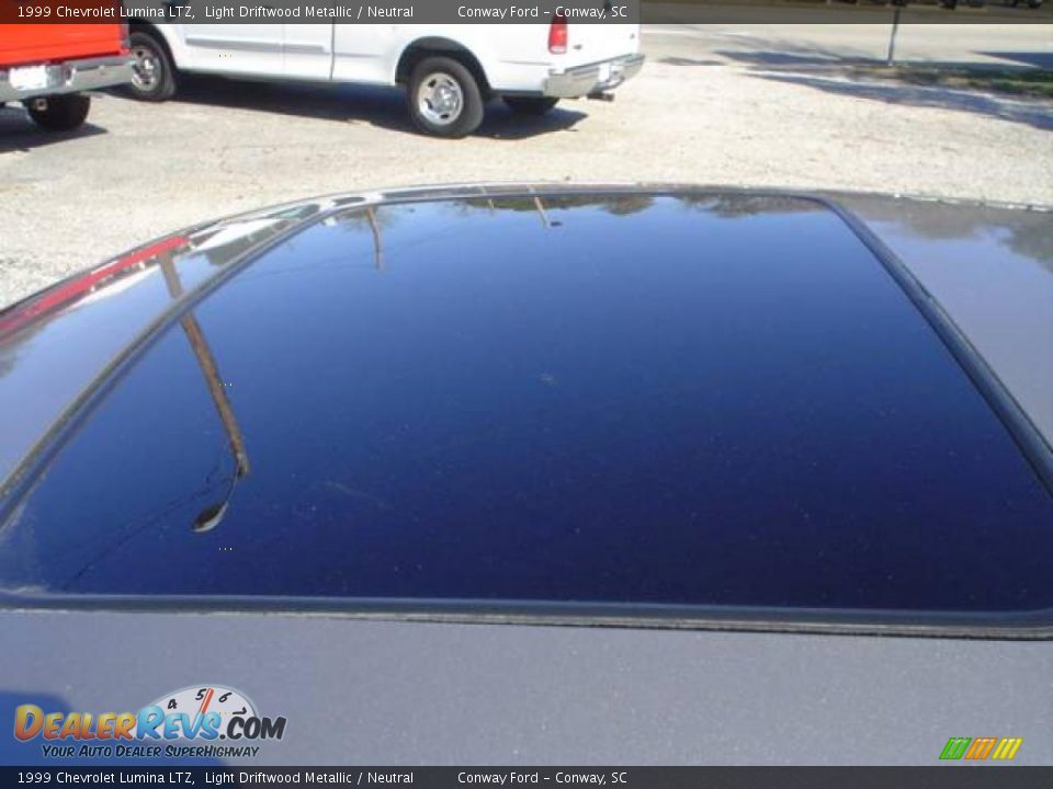 1999 Chevrolet Lumina LTZ Light Driftwood Metallic / Neutral Photo #10