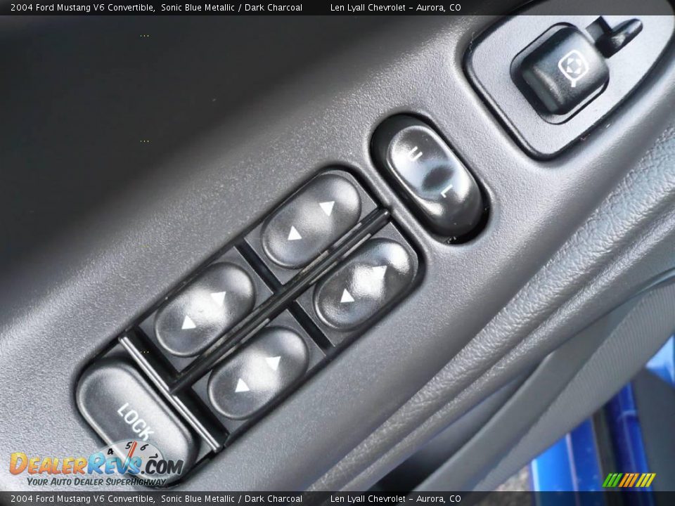 2004 Ford Mustang V6 Convertible Sonic Blue Metallic / Dark Charcoal Photo #8