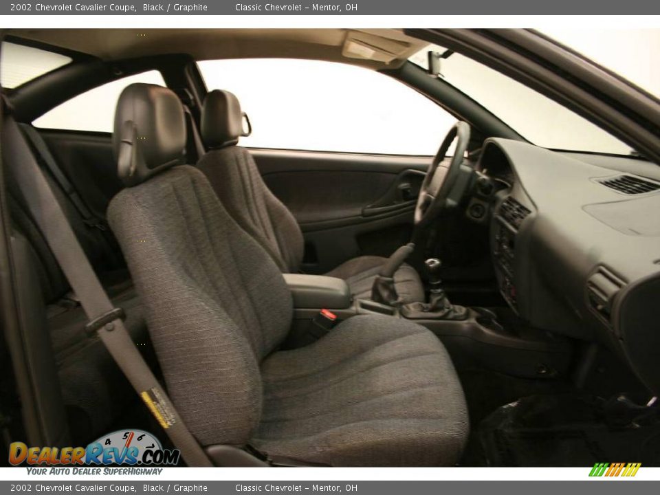 2002 Chevrolet Cavalier Coupe Black / Graphite Photo #14