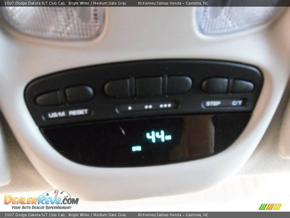 2007 Dodge Dakota SLT Club Cab Bright White / Medium Slate Gray Photo #13