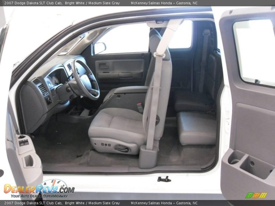 2007 Dodge Dakota SLT Club Cab Bright White / Medium Slate Gray Photo #27