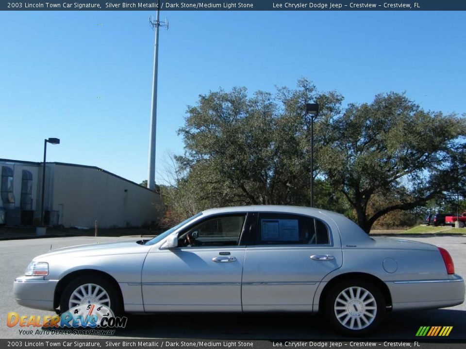 2003 Lincoln Town Car Signature Silver Birch Metallic / Dark Stone/Medium Light Stone Photo #2