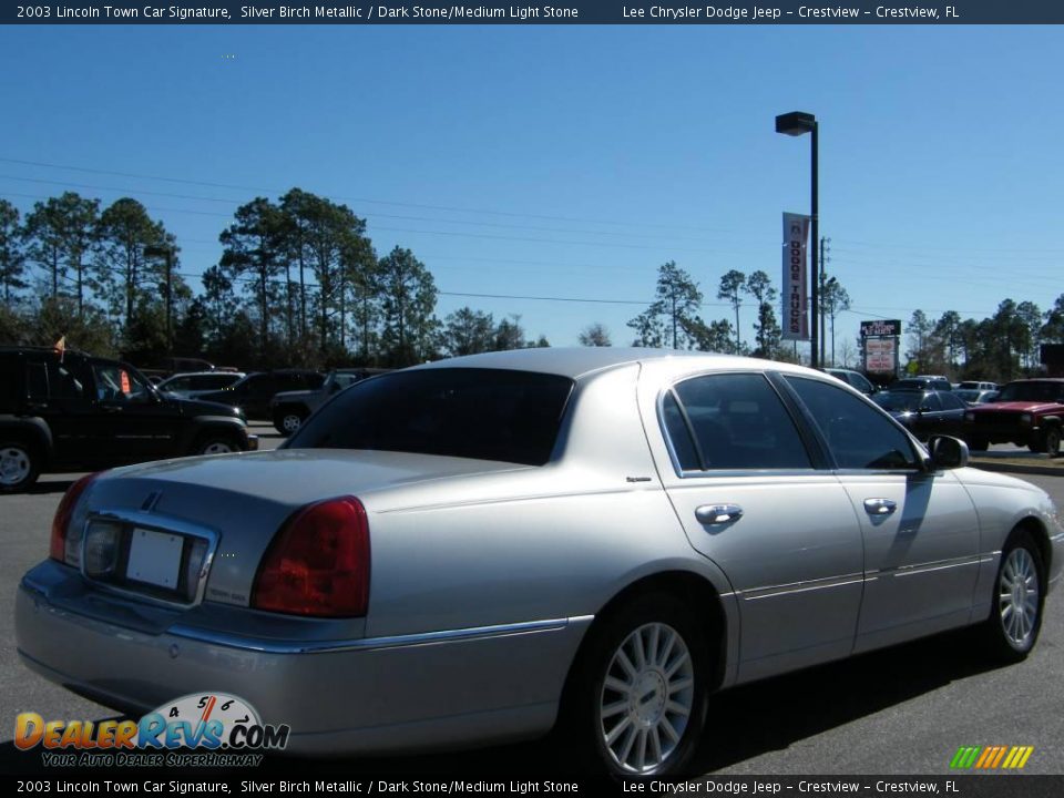 2003 Lincoln Town Car Signature Silver Birch Metallic / Dark Stone/Medium Light Stone Photo #5