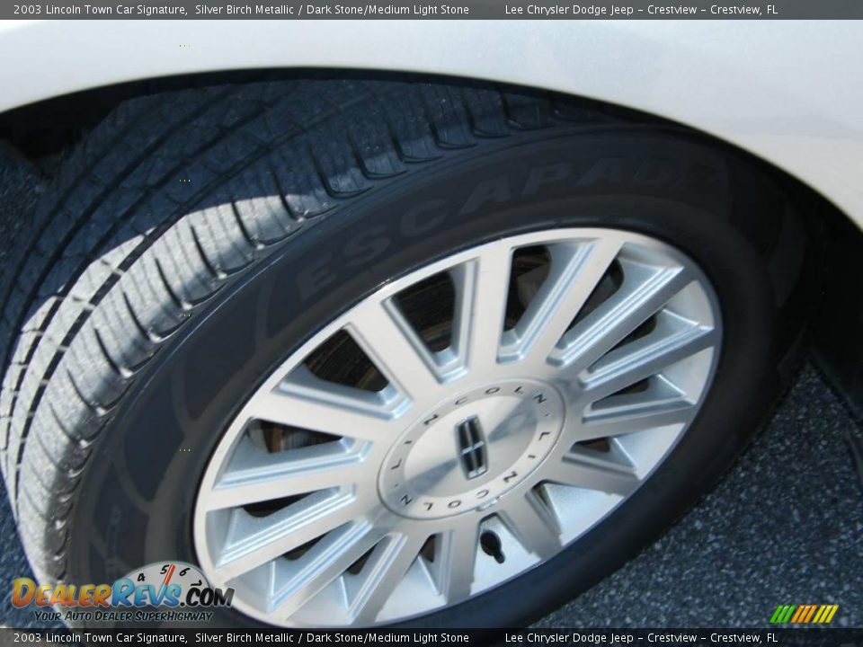2003 Lincoln Town Car Signature Silver Birch Metallic / Dark Stone/Medium Light Stone Photo #12
