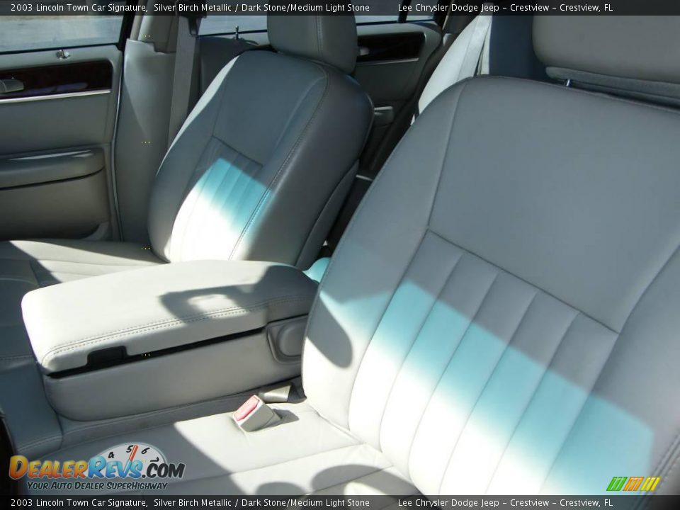 2003 Lincoln Town Car Signature Silver Birch Metallic / Dark Stone/Medium Light Stone Photo #14