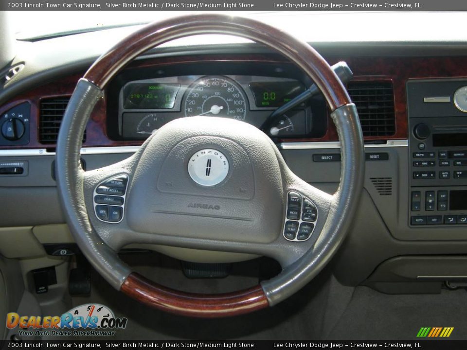 2003 Lincoln Town Car Signature Silver Birch Metallic / Dark Stone/Medium Light Stone Photo #19