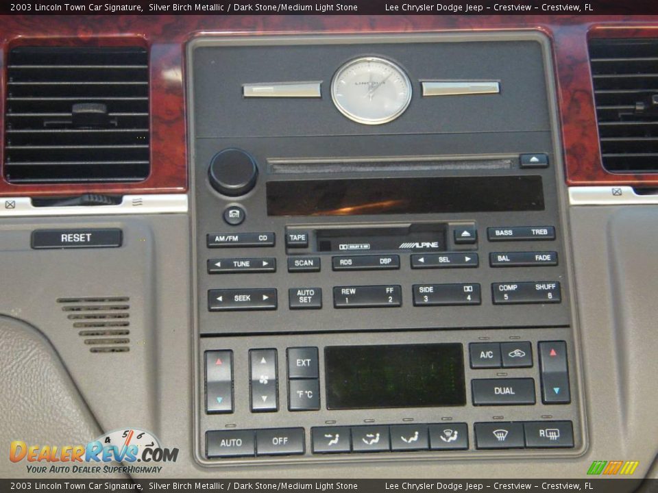 2003 Lincoln Town Car Signature Silver Birch Metallic / Dark Stone/Medium Light Stone Photo #20