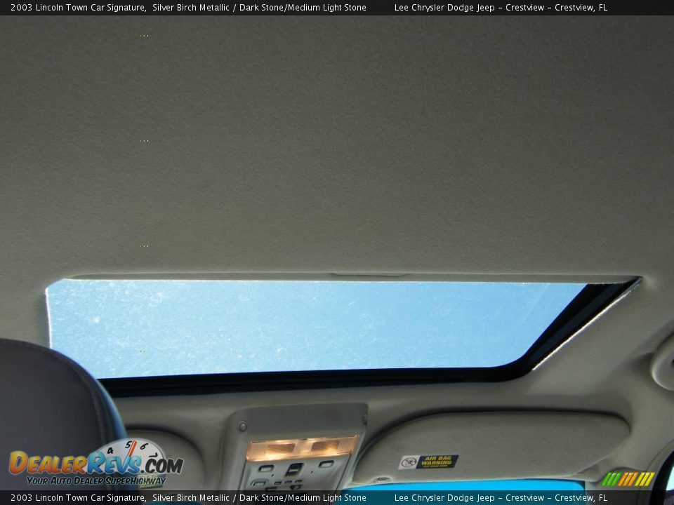 2003 Lincoln Town Car Signature Silver Birch Metallic / Dark Stone/Medium Light Stone Photo #21