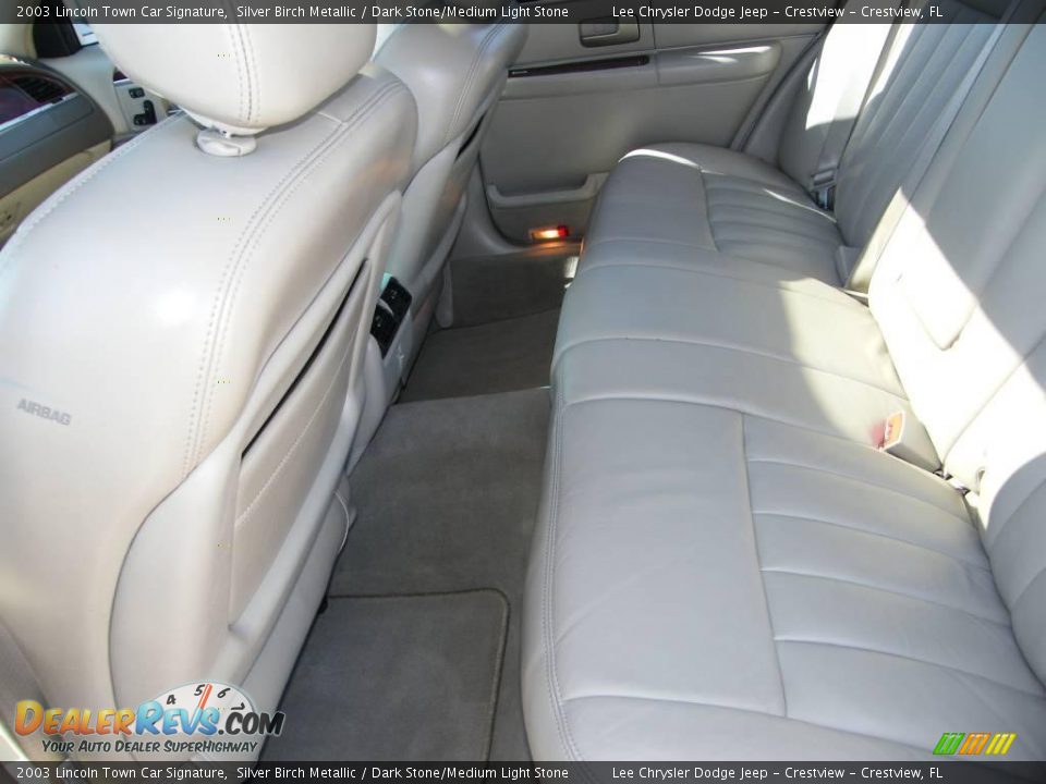 2003 Lincoln Town Car Signature Silver Birch Metallic / Dark Stone/Medium Light Stone Photo #23