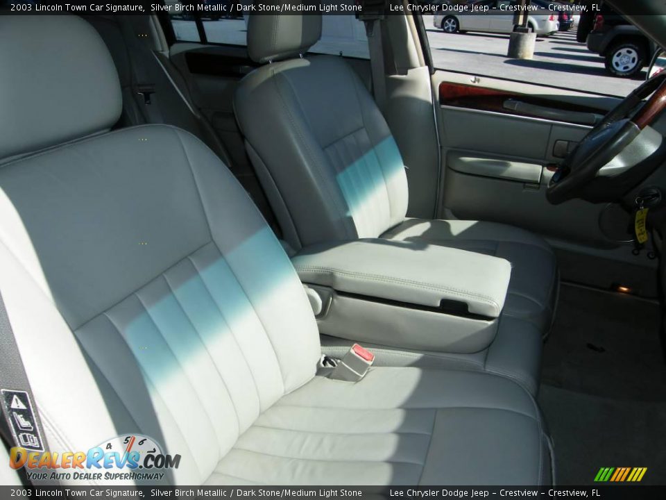 2003 Lincoln Town Car Signature Silver Birch Metallic / Dark Stone/Medium Light Stone Photo #27