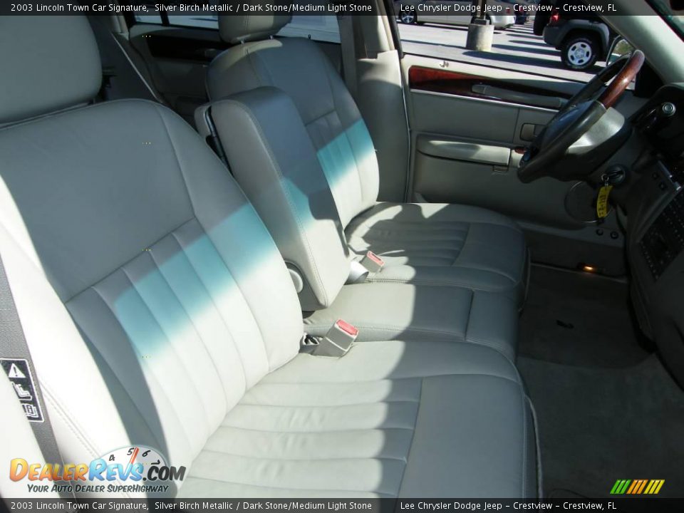 2003 Lincoln Town Car Signature Silver Birch Metallic / Dark Stone/Medium Light Stone Photo #28