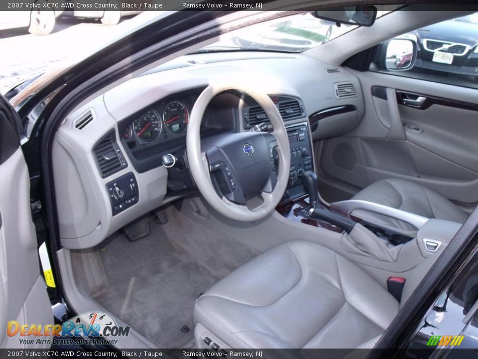 2007 Volvo XC70 AWD Cross Country Black / Taupe Photo #11