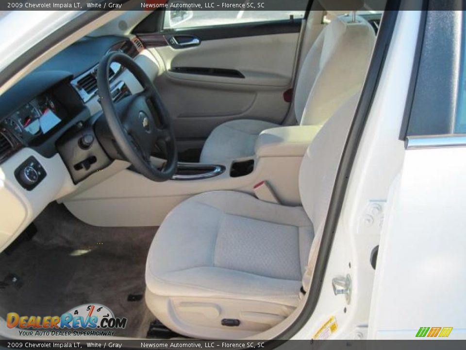 2009 Chevrolet Impala LT White / Gray Photo #3