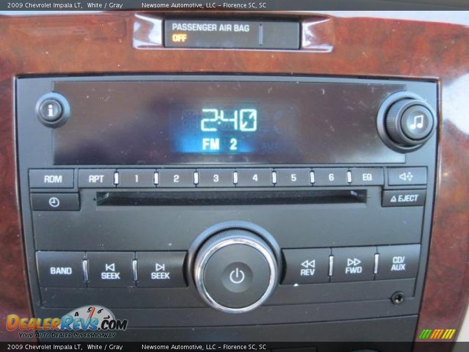 2009 Chevrolet Impala LT White / Gray Photo #8