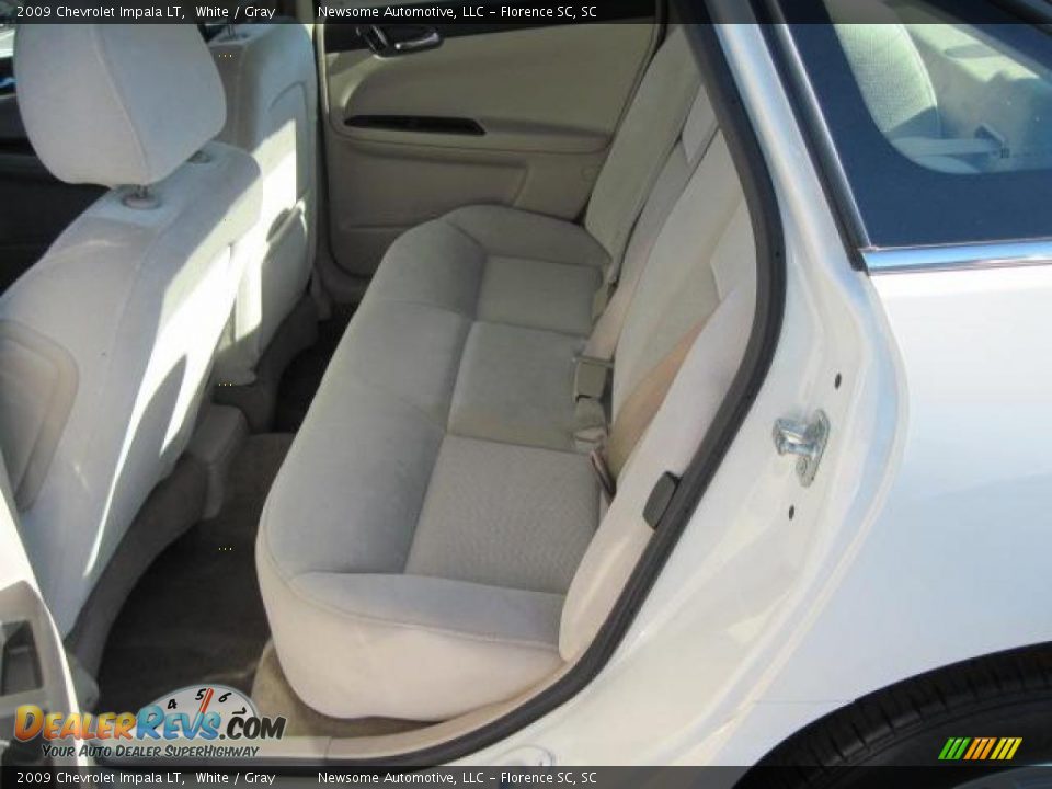 2009 Chevrolet Impala LT White / Gray Photo #19