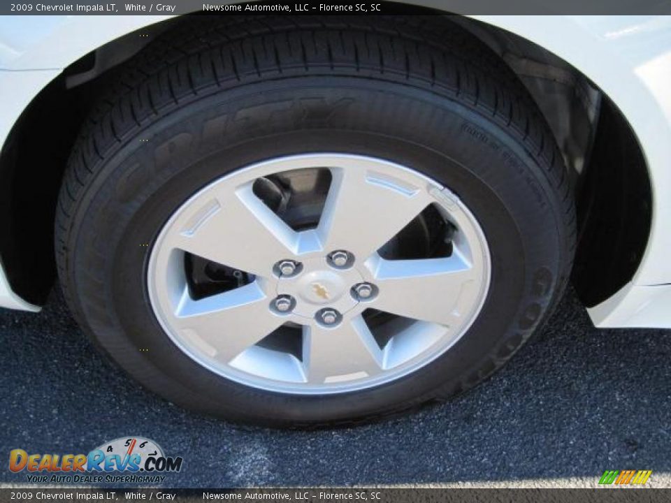 2009 Chevrolet Impala LT White / Gray Photo #20