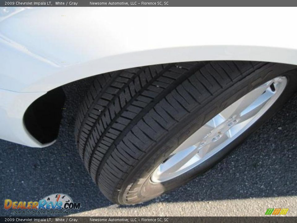 2009 Chevrolet Impala LT White / Gray Photo #21