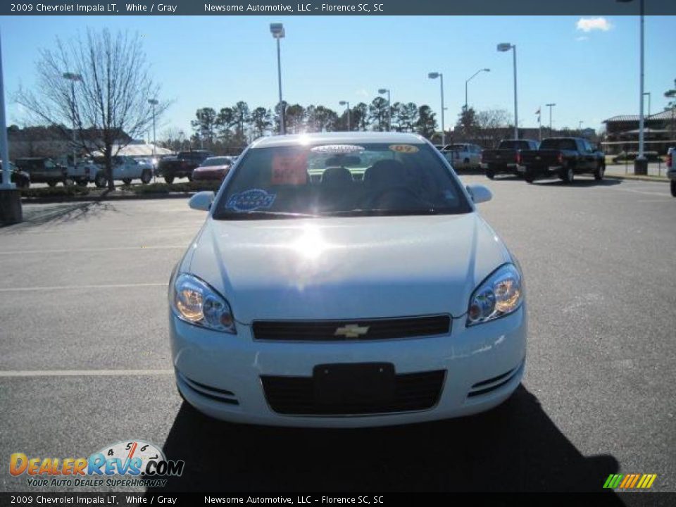 2009 Chevrolet Impala LT White / Gray Photo #22