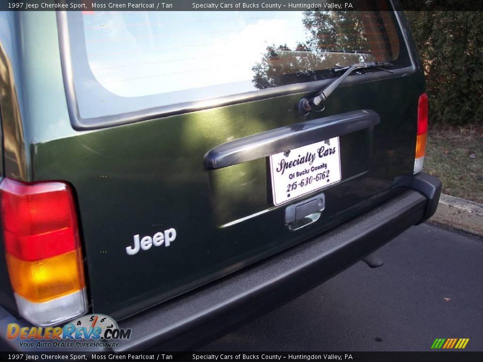 1997 Jeep Cherokee Sport Moss Green Pearlcoat / Tan Photo #9