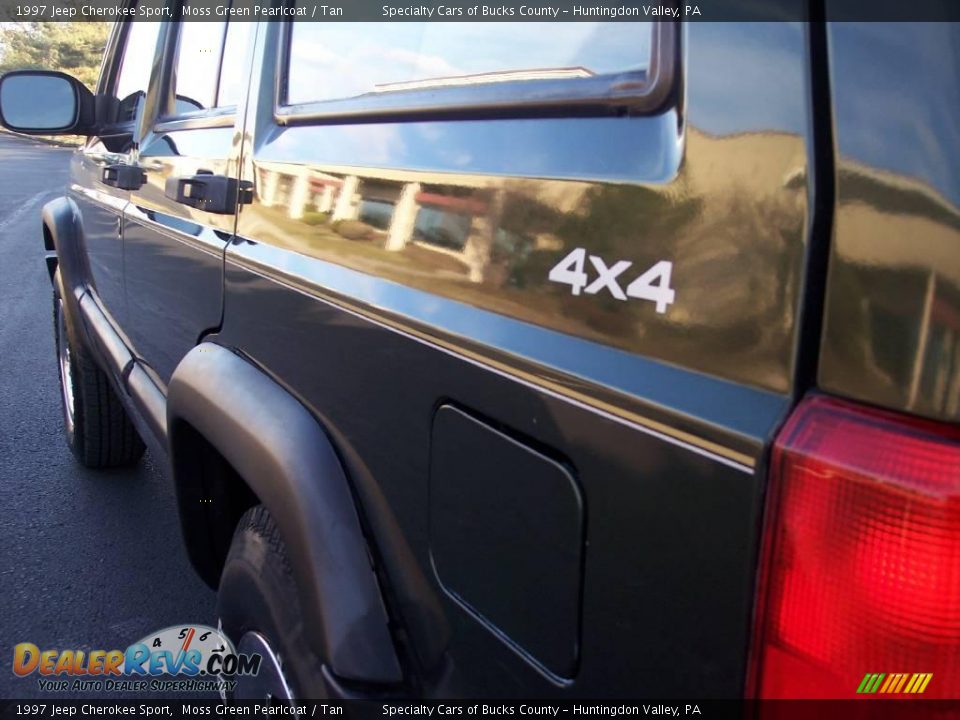 1997 Jeep Cherokee Sport Moss Green Pearlcoat / Tan Photo #10