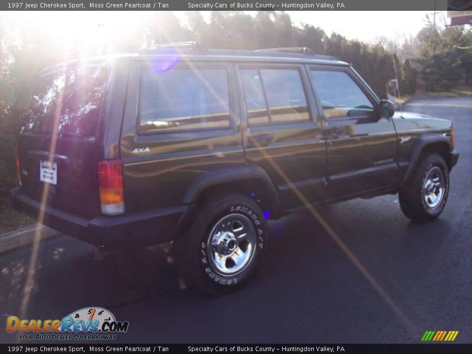 1997 Jeep Cherokee Sport Moss Green Pearlcoat / Tan Photo #19