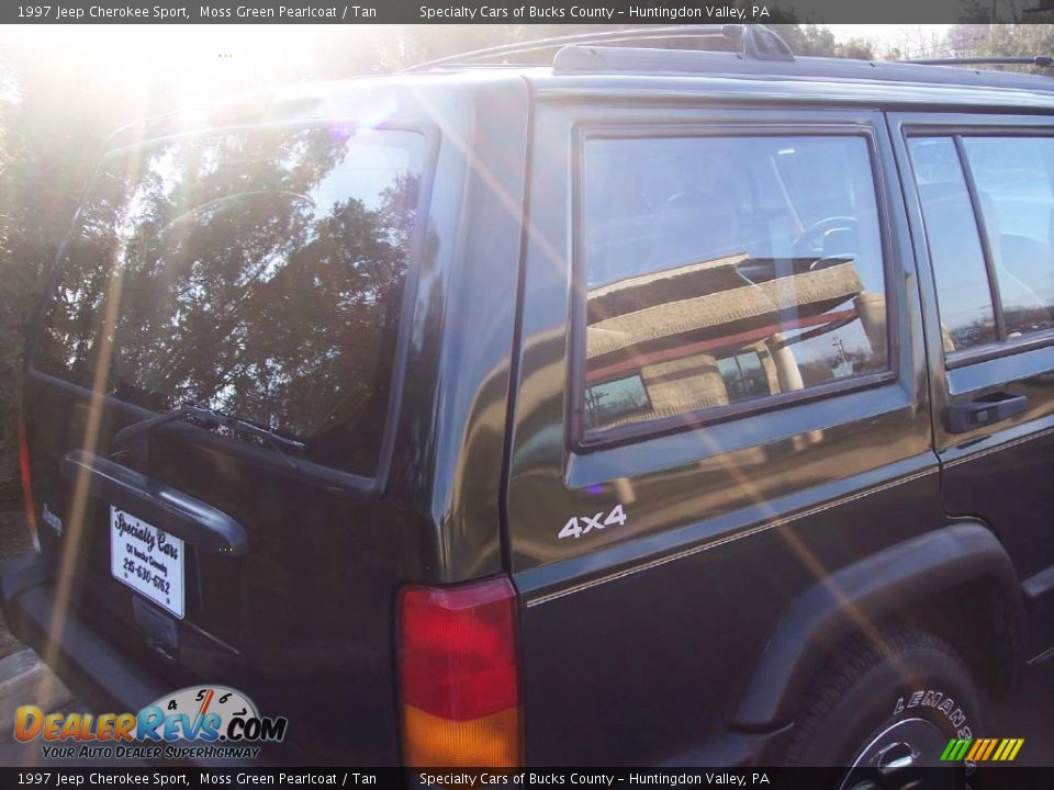 1997 Jeep Cherokee Sport Moss Green Pearlcoat / Tan Photo #22