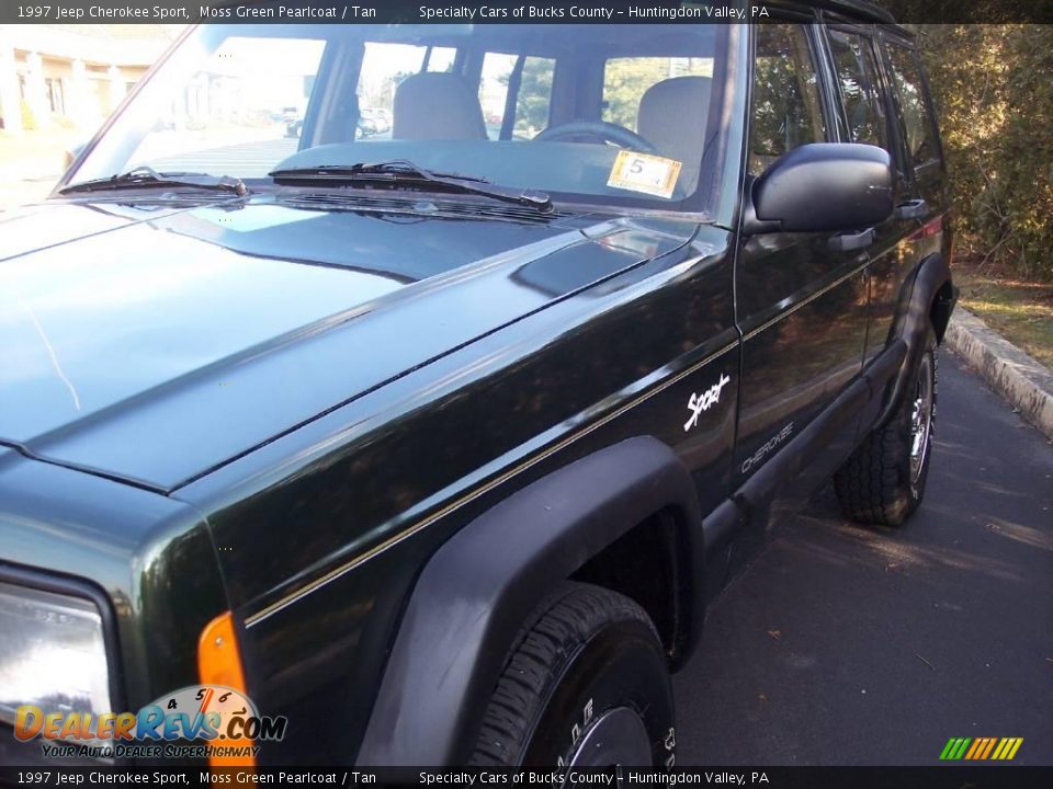 1997 Jeep Cherokee Sport Moss Green Pearlcoat / Tan Photo #25