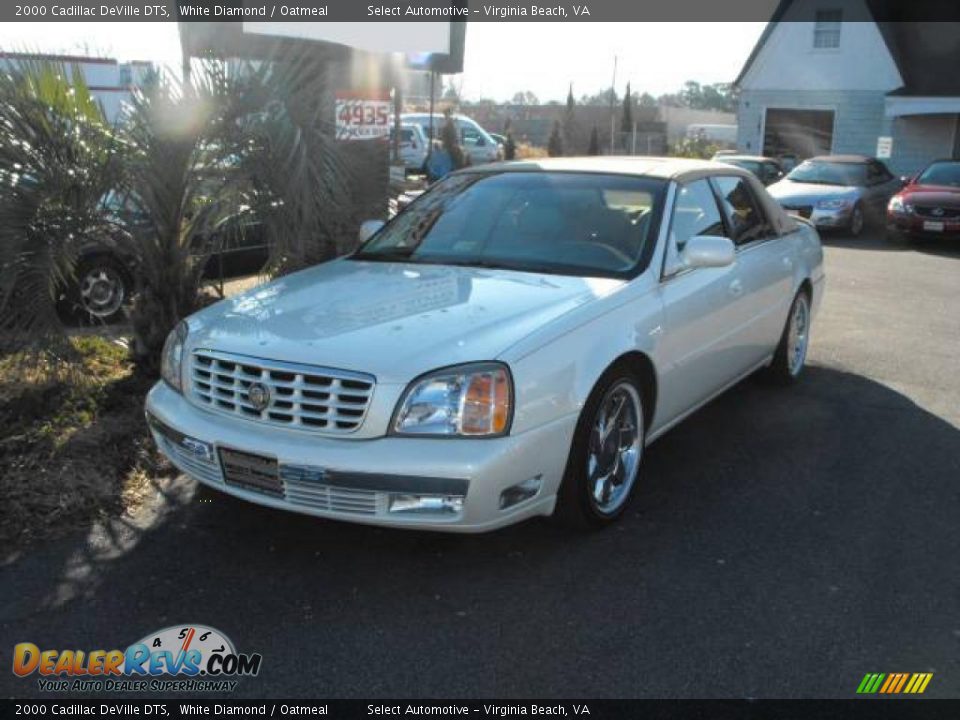 2000 Cadillac DeVille DTS White Diamond / Oatmeal Photo #2