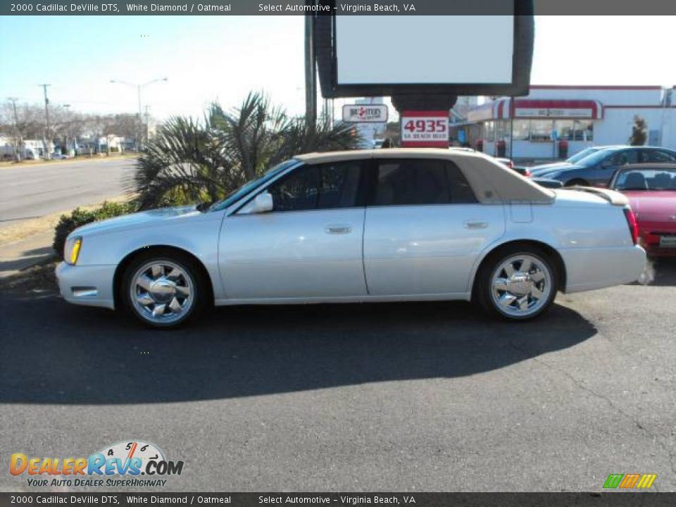 2000 Cadillac DeVille DTS White Diamond / Oatmeal Photo #6