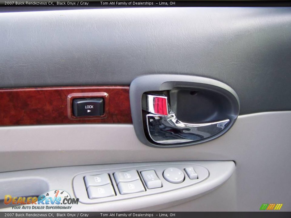 2007 Buick Rendezvous CX Black Onyx / Gray Photo #10