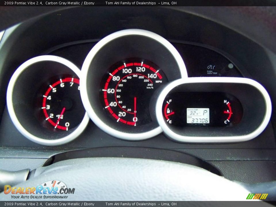 2009 Pontiac Vibe 2.4 Carbon Gray Metallic / Ebony Photo #16