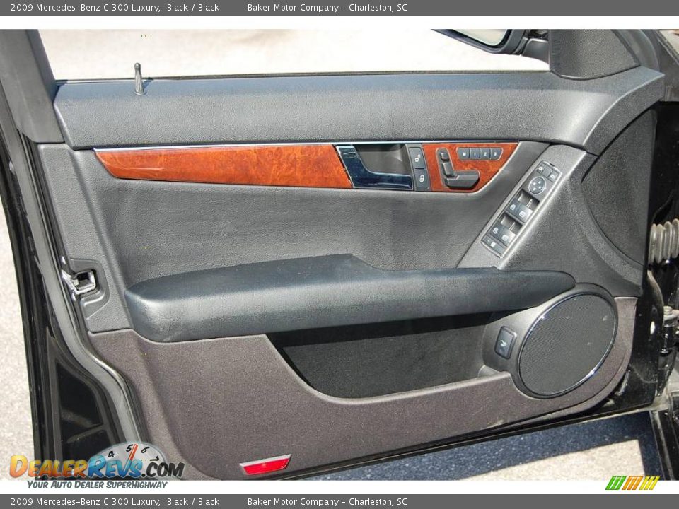 2009 Mercedes-Benz C 300 Luxury Black / Black Photo #7