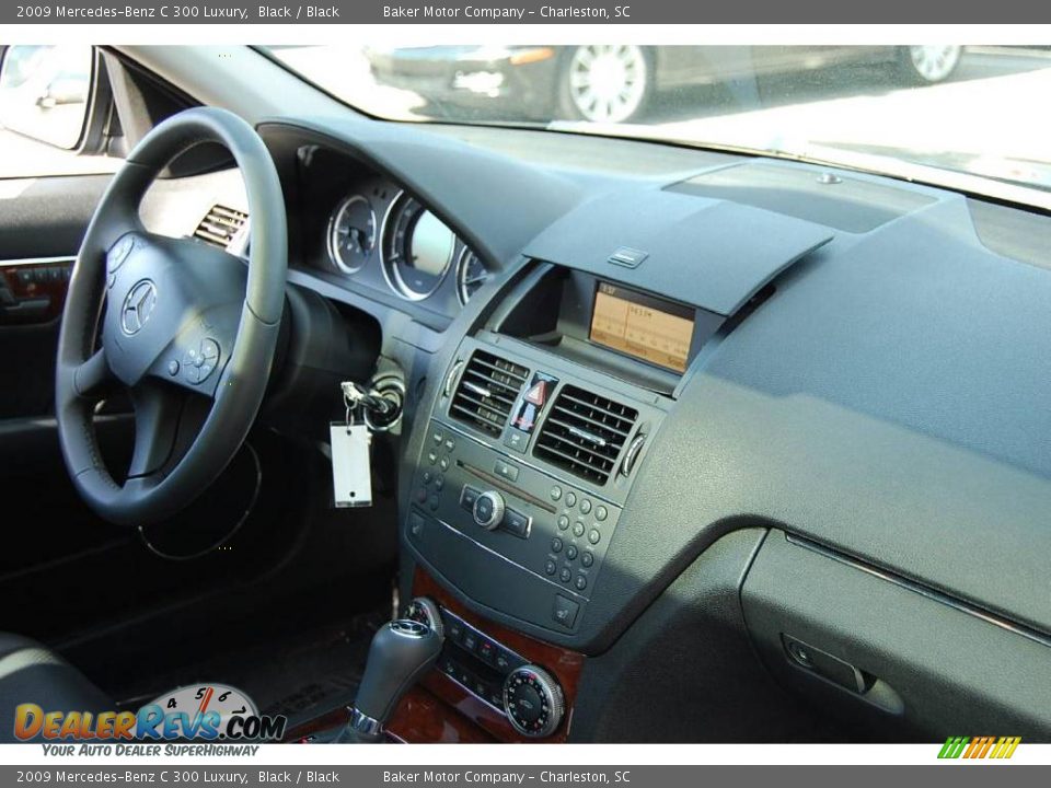 2009 Mercedes-Benz C 300 Luxury Black / Black Photo #11