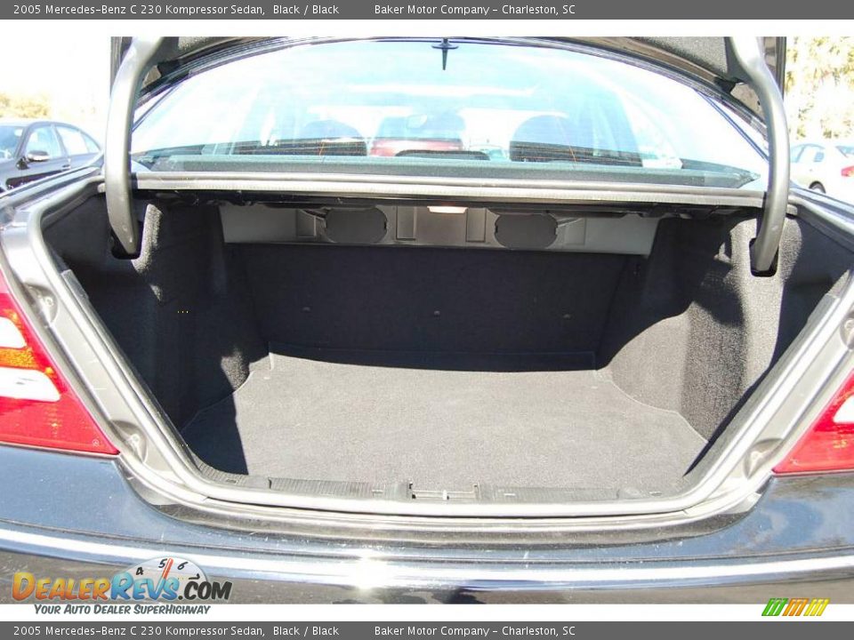 2005 Mercedes-Benz C 230 Kompressor Sedan Black / Black Photo #9