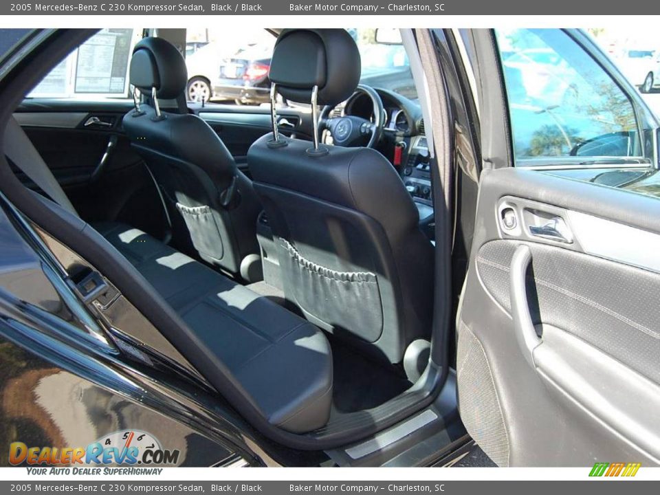 2005 Mercedes-Benz C 230 Kompressor Sedan Black / Black Photo #10
