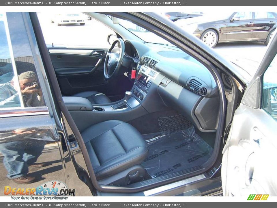 2005 Mercedes-Benz C 230 Kompressor Sedan Black / Black Photo #12