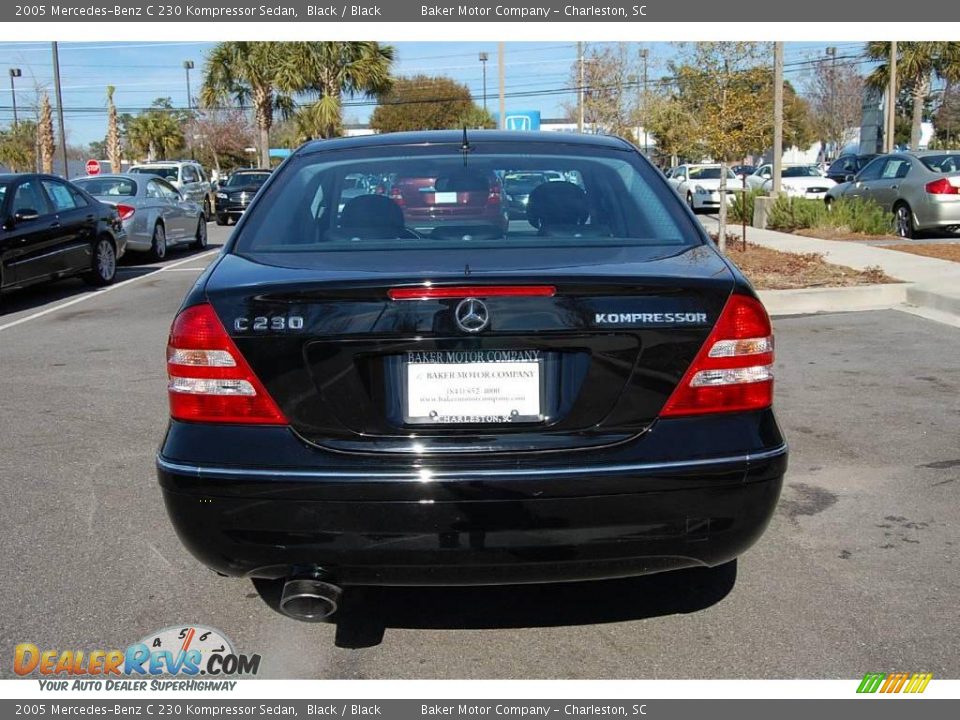 2005 Mercedes-Benz C 230 Kompressor Sedan Black / Black Photo #17