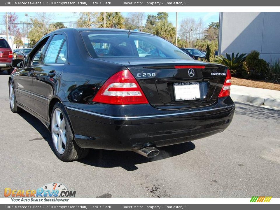 2005 Mercedes-Benz C 230 Kompressor Sedan Black / Black Photo #18