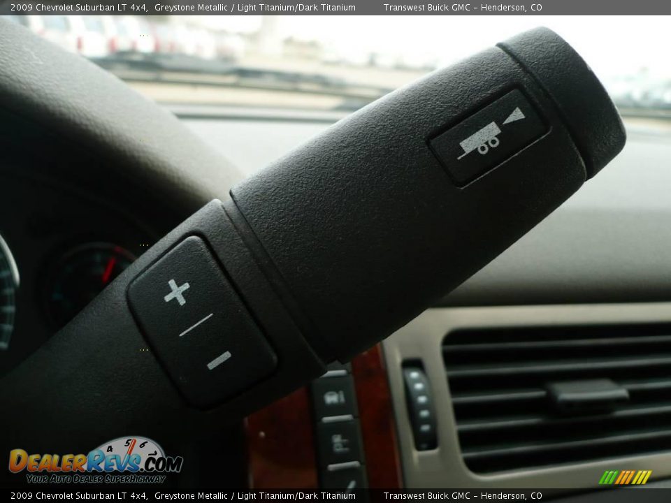 2009 Chevrolet Suburban LT 4x4 Greystone Metallic / Light Titanium/Dark Titanium Photo #17