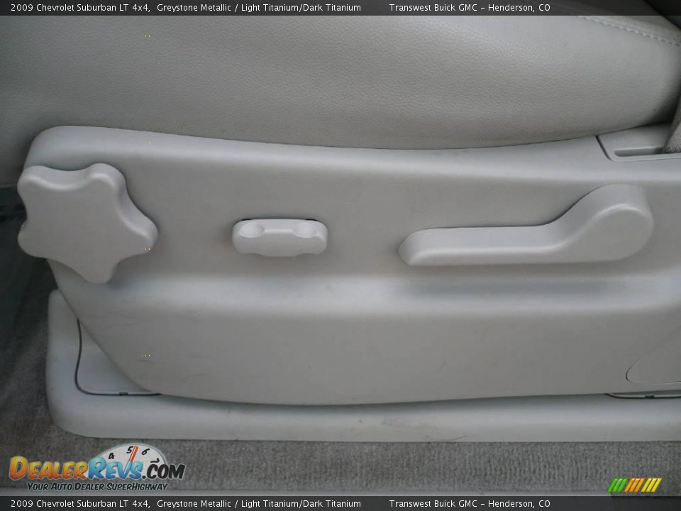 2009 Chevrolet Suburban LT 4x4 Greystone Metallic / Light Titanium/Dark Titanium Photo #19