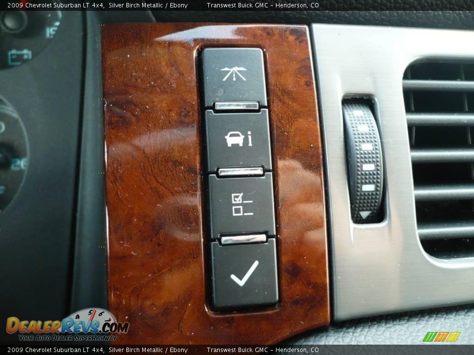2009 Chevrolet Suburban LT 4x4 Silver Birch Metallic / Ebony Photo #17