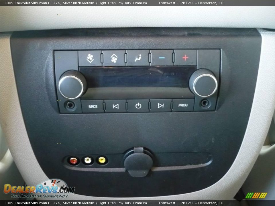 2009 Chevrolet Suburban LT 4x4 Silver Birch Metallic / Light Titanium/Dark Titanium Photo #10
