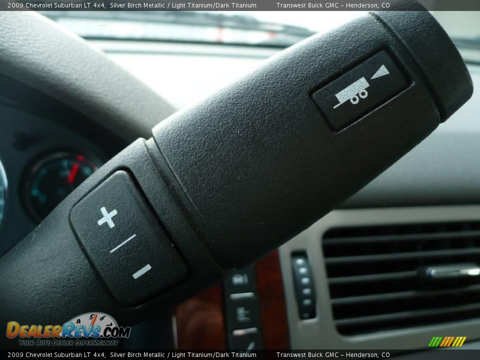 2009 Chevrolet Suburban LT 4x4 Silver Birch Metallic / Light Titanium/Dark Titanium Photo #17