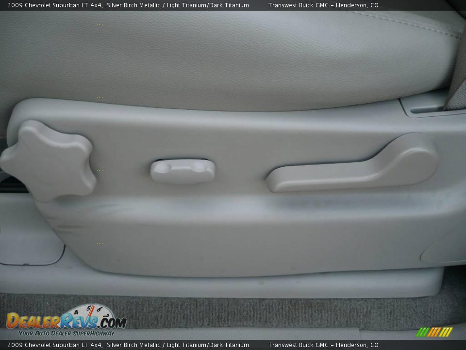 2009 Chevrolet Suburban LT 4x4 Silver Birch Metallic / Light Titanium/Dark Titanium Photo #20