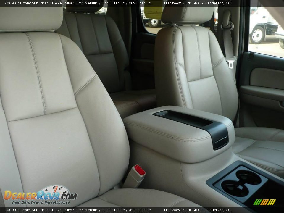 2009 Chevrolet Suburban LT 4x4 Silver Birch Metallic / Light Titanium/Dark Titanium Photo #21