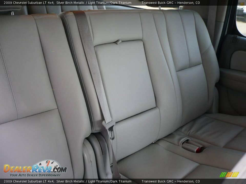 2009 Chevrolet Suburban LT 4x4 Silver Birch Metallic / Light Titanium/Dark Titanium Photo #22