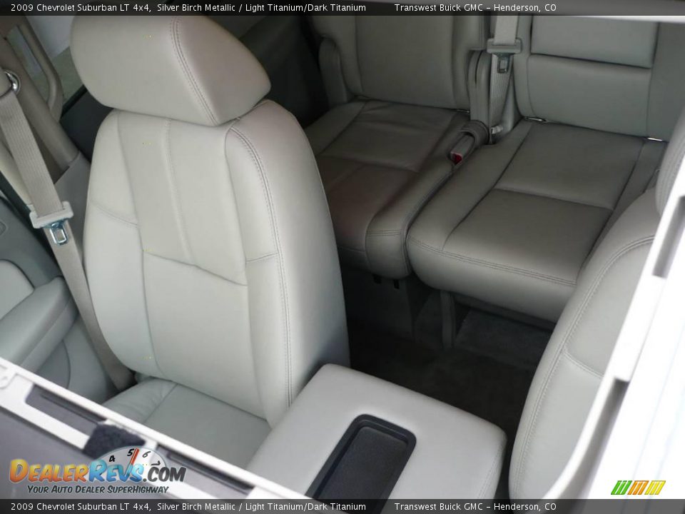 2009 Chevrolet Suburban LT 4x4 Silver Birch Metallic / Light Titanium/Dark Titanium Photo #23